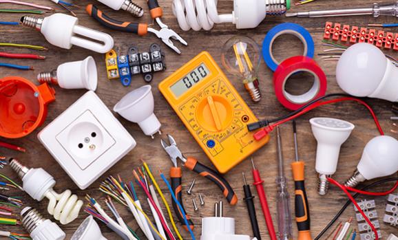 Outils pour travaux d'électricité 